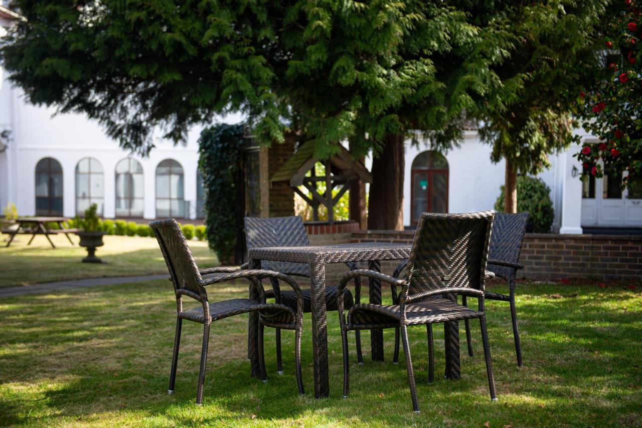 Copthorne Effingham Gatwick Hotel Dış mekan fotoğraf