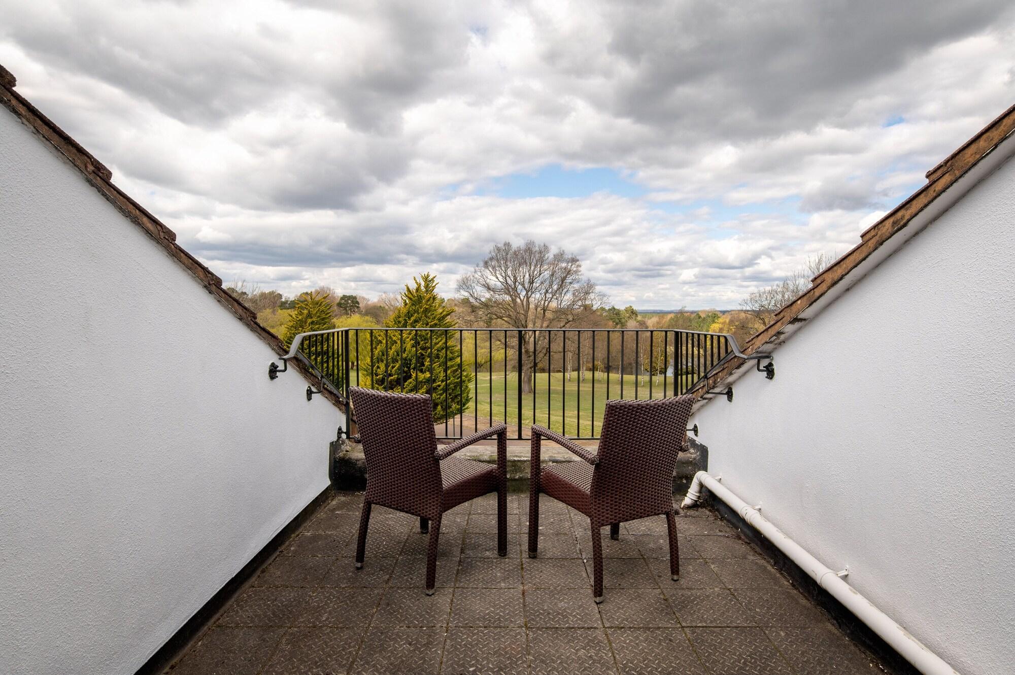 Copthorne Effingham Gatwick Hotel Dış mekan fotoğraf